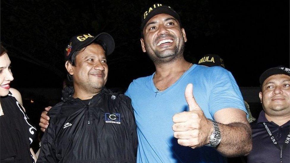 Colombian journalists Carlos Melo (L) and Diego D"Pablos (R), of television channel RCN, after they were freed by Colombian guerrilla group ELN in the Colombian region of Catatumbo, early 28 May 2016.