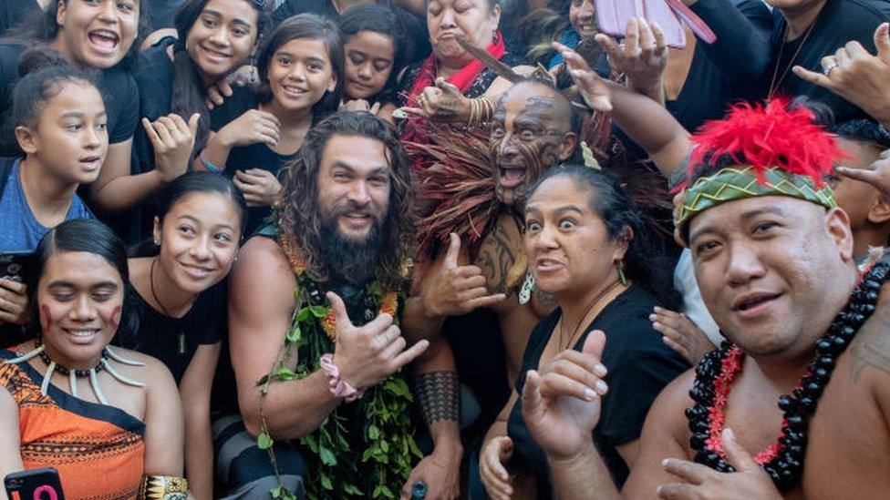 Jason-Momoa-in-Hawaii.