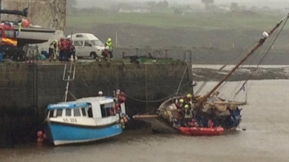 Nora in Hayle Harbour