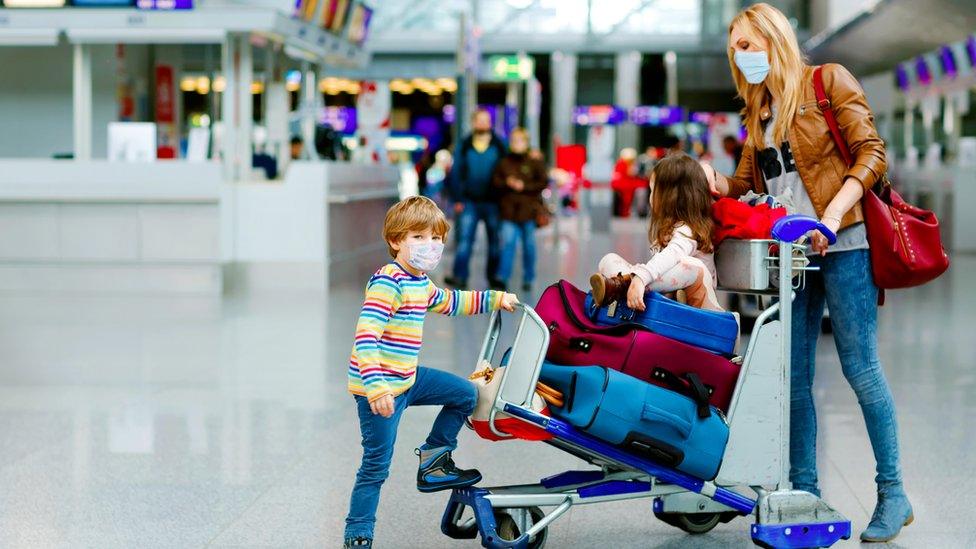 family-in-airport