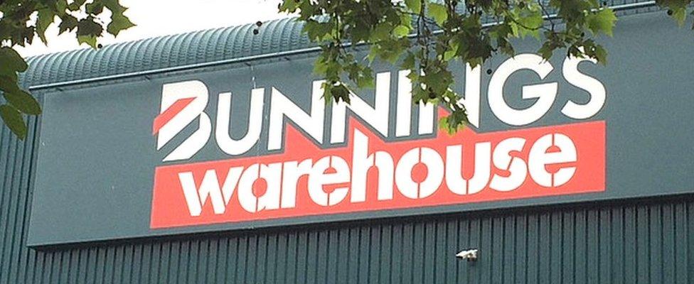 Bunnings sign