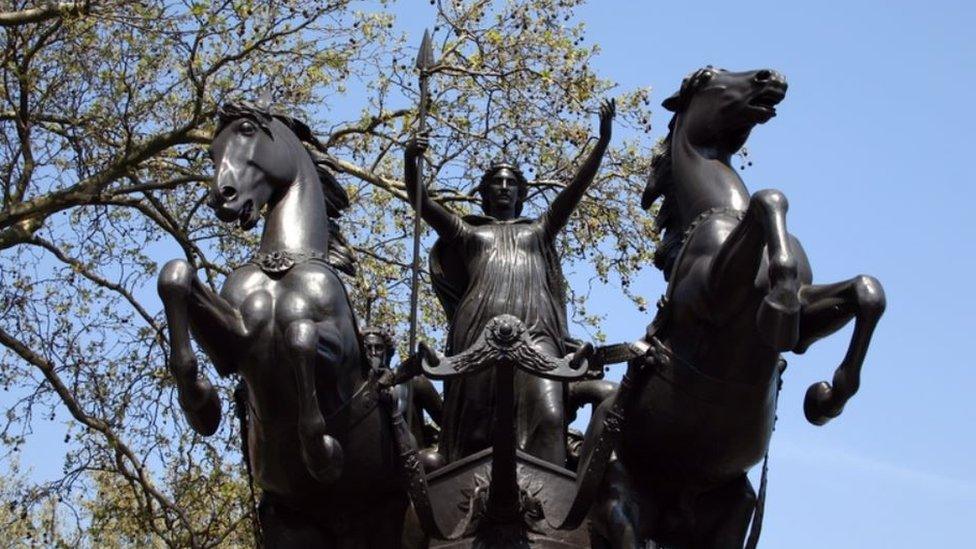 Statue of Boudicca and horses