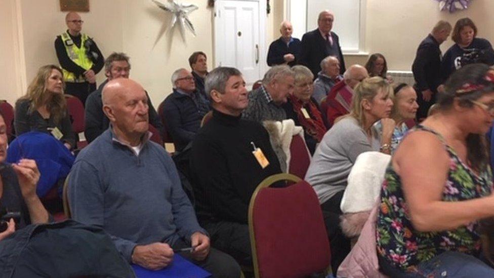 Crowds awaiting the election result