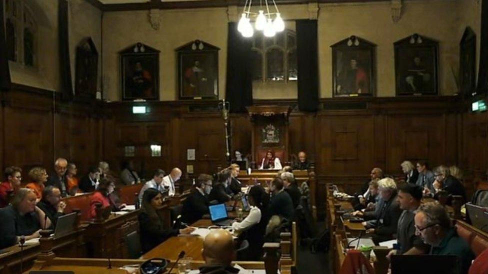 Oxford City Council debating on 27 November 2023