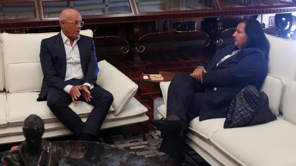 Venezuela government to launch formal talks with opposition members