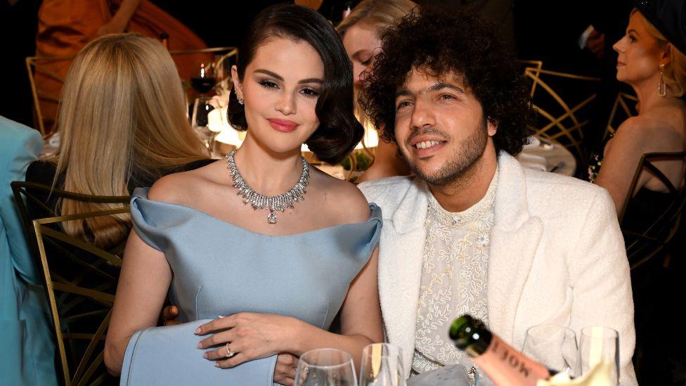  Selena Gomez and Benny Blanco attend Moët & Chandon At The 82nd Annual Golden Globe Awards at The Beverly Hilton on January 05, 2025 in Beverly Hills, California