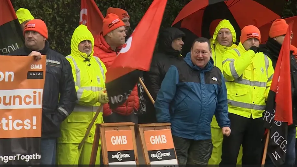 Bin workers on picket line