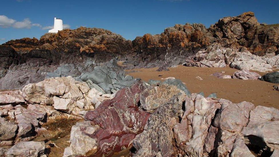 Llanddwyn