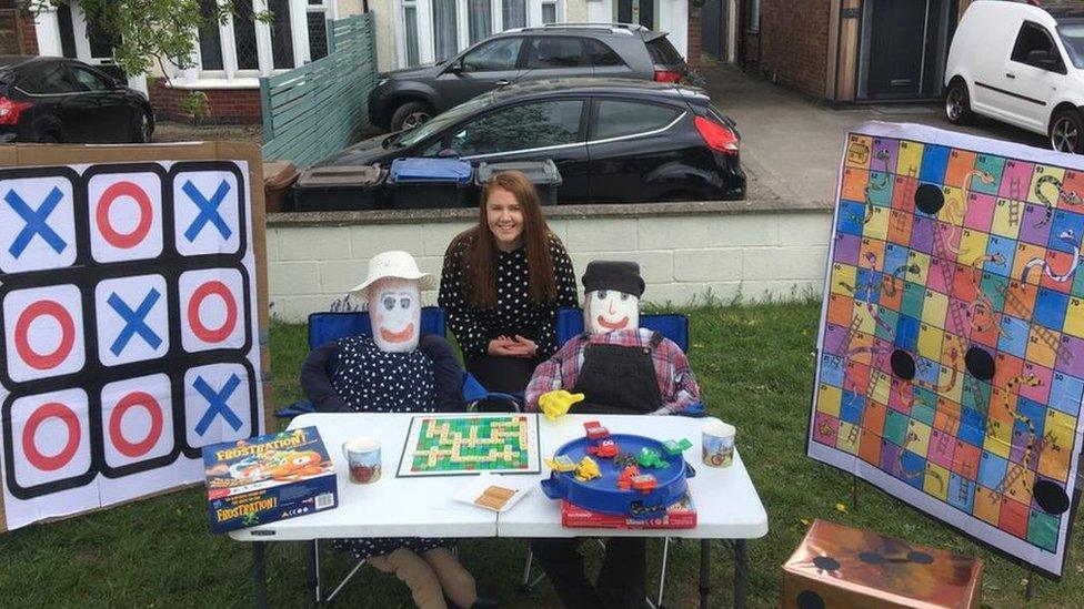 Ellie Tomlinson with Bob and Brenda