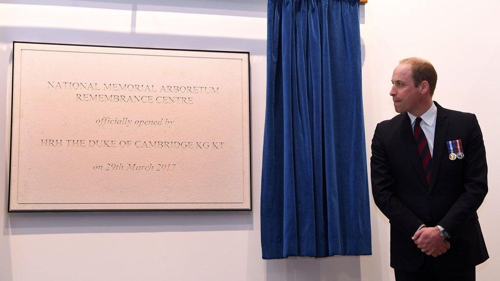 Prince William unveils plaque