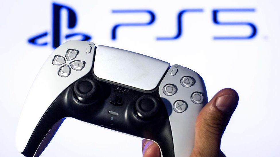 A PS5 controller