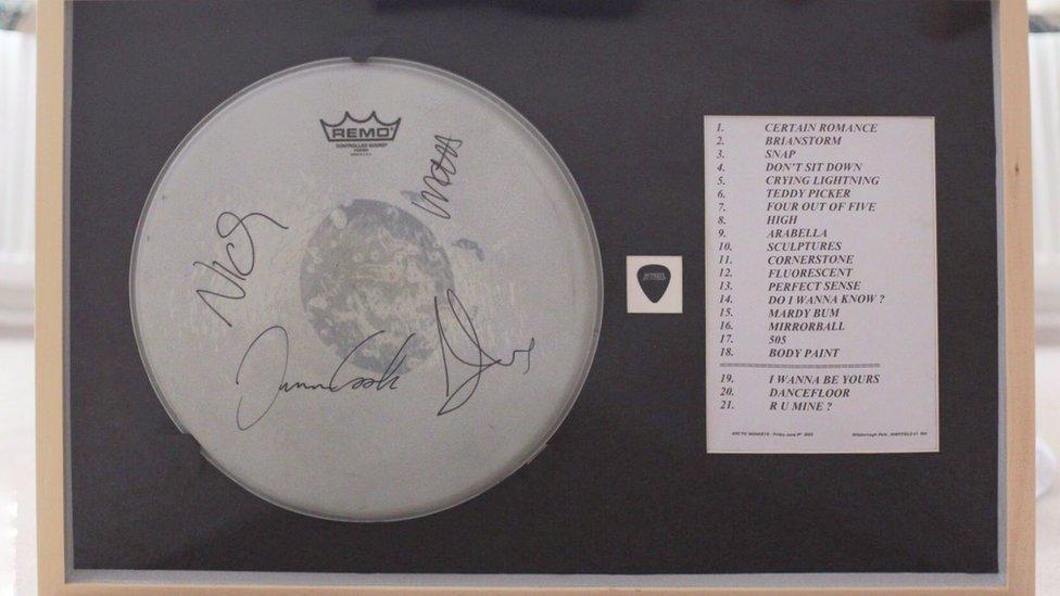 Signs drum skin