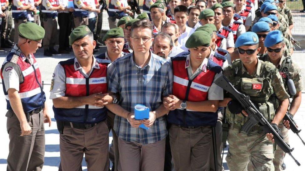 Defendants paraded as mass trial opens, 1 Aug 17