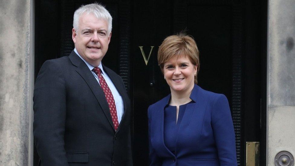 Carwyn Jones a Nicola Sturgeon