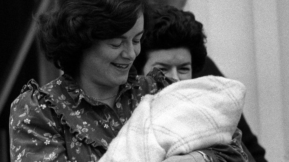 Sara Keays with her daughter Flora in 1983