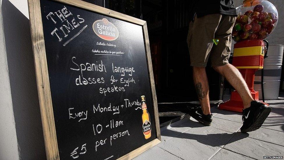 Sign advertising Spanish language courses for British expats in the town of Mijas