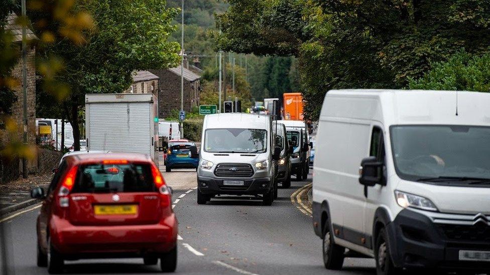 Traffic in Mottram