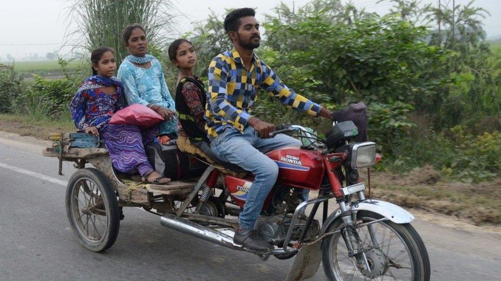 Indian villagers from the India-Pakistan border area evacuate from a border village about 35 kms from Amritsar on September 29, 2016, after the Punjab state government issued a warning to villagers to evacuate from a 10 km radius from the India-Pakistan border. Indian commandos carried out a series of lightning strikes September 29 along the de facto border with Pakistan in Kashmir, provoking furious charges of "naked aggression" from its nuclear-armed neighbour.