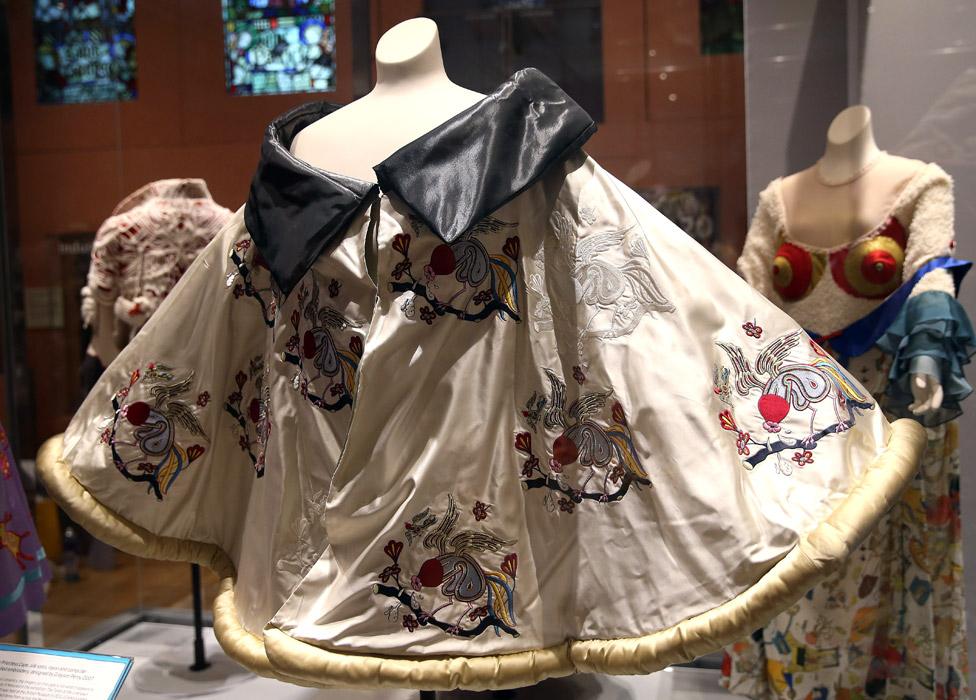 Grayson Perry (Pink Dress) Silhouette en carton Grandeur Nature
