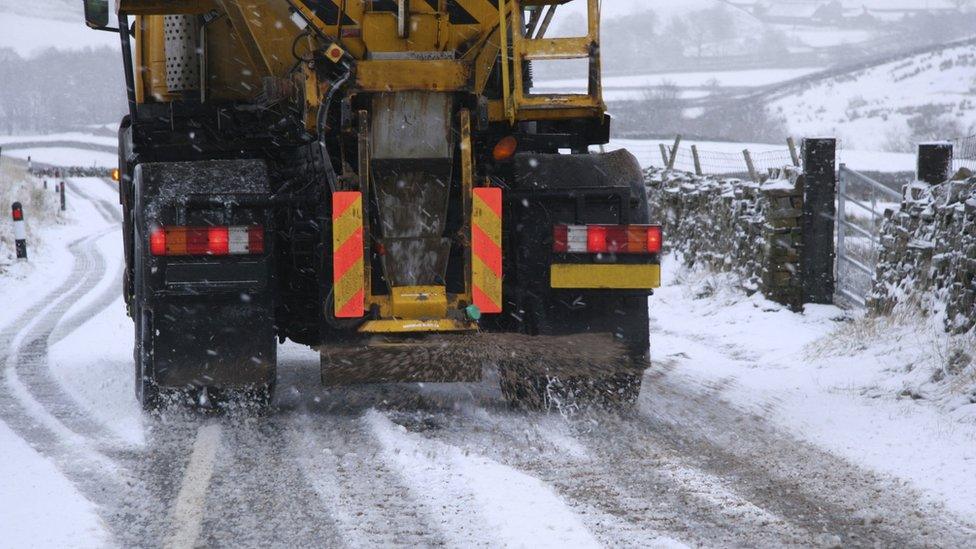 A salting truck