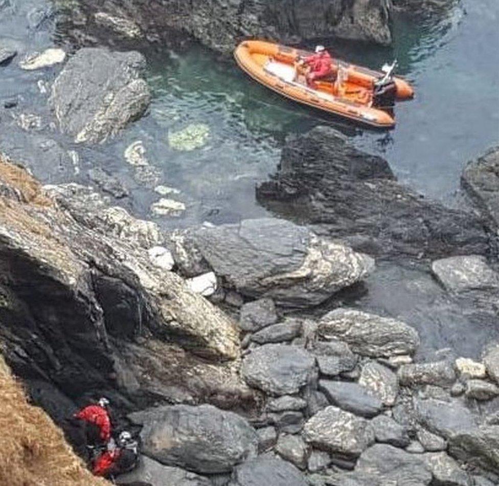 Mid and West Wales teams join with RSPCA to rescue sheep at Mathry, Pembrokeshire