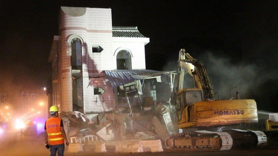 House being demolished