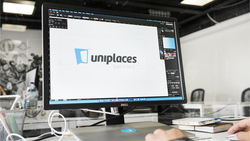 Uniplaces site on a computer screen