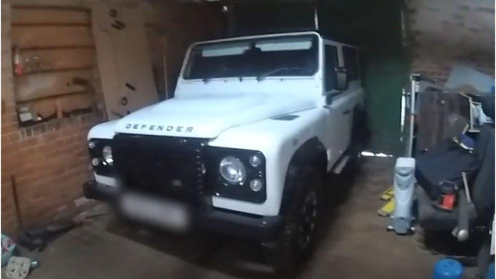 Land Rover Defender