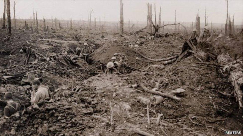 Cafodd tua 4,000 o aelodau'r 38th (Welsh) Division eu lladd neeu eu clwyfo ym mrwydr Coedwig Mametz yn 1916