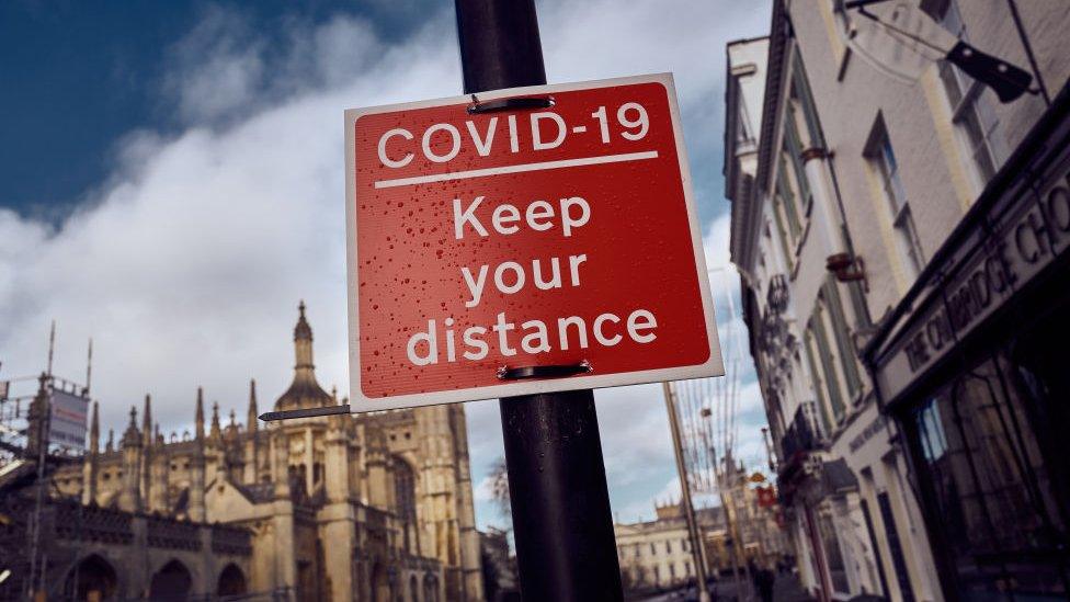 Sign-covid-19-keep-your-distance