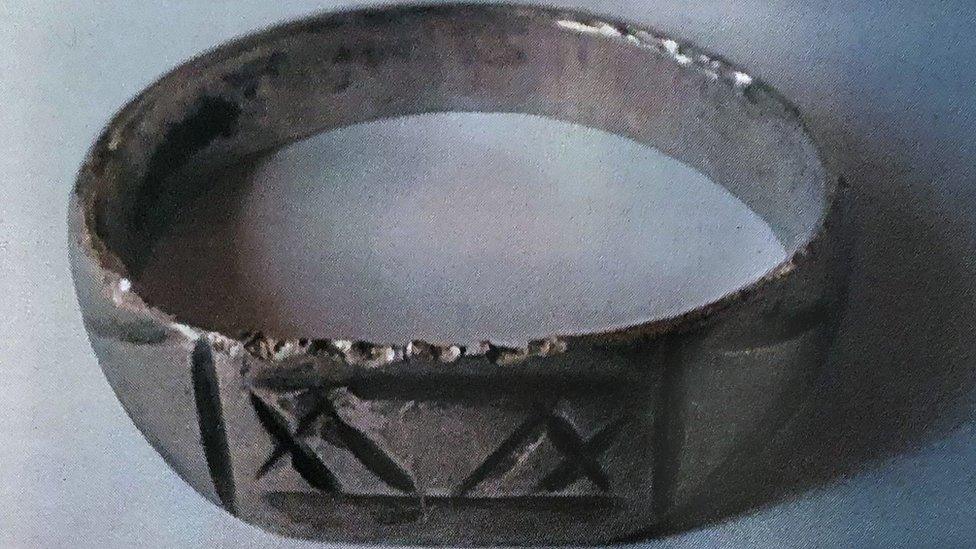 Roman ring