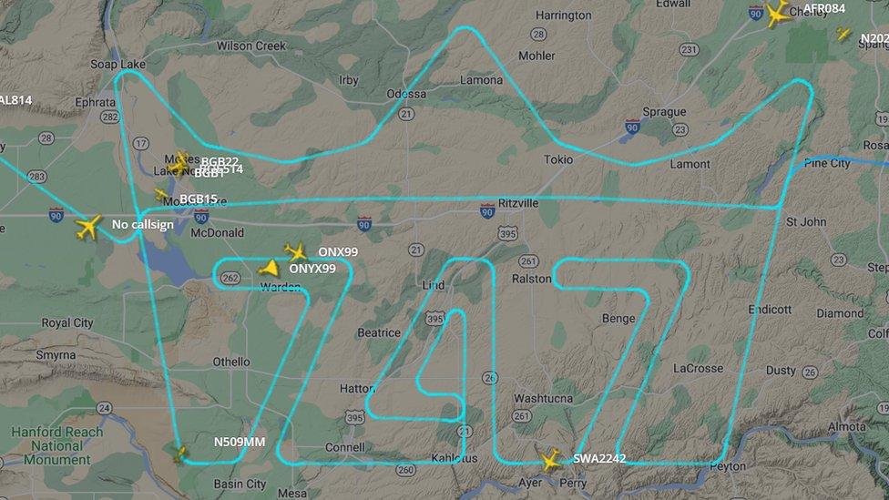 Image showing flight path of last 747 plane. Path depicts a crown with the numbers 747 displayed.