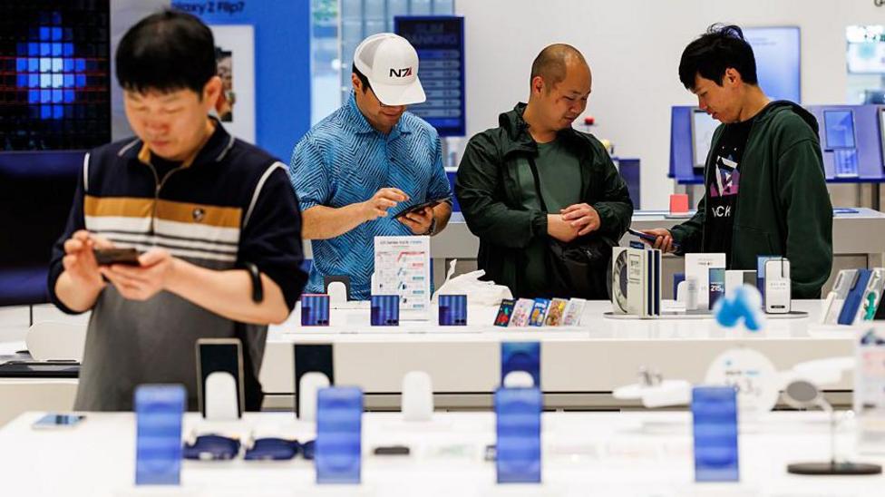 AI chip boom lifts Samsung profits by 1,800%
