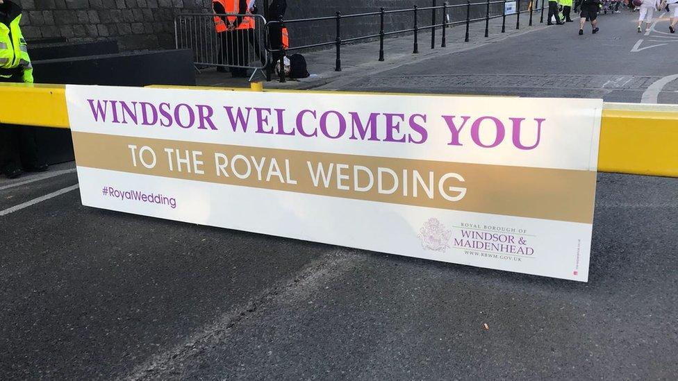 Royal wedding barrier