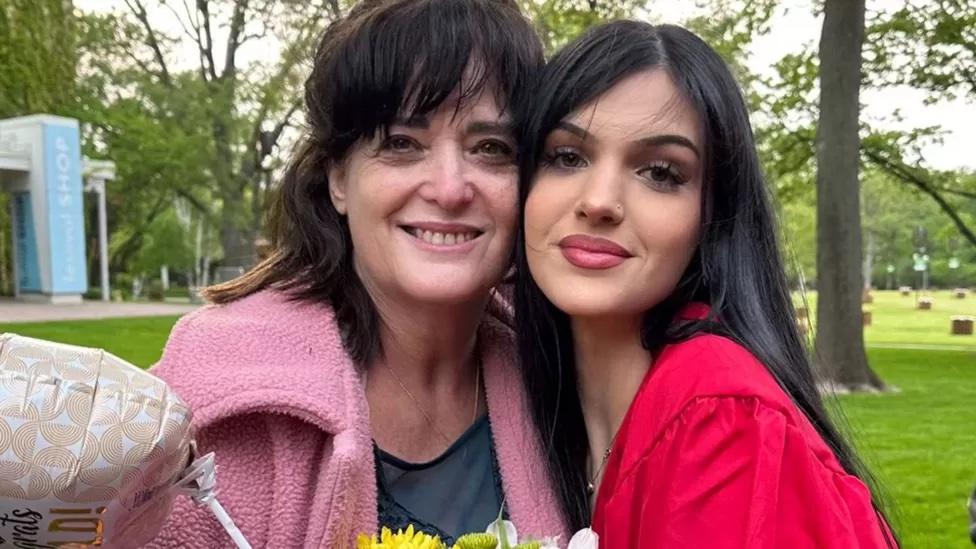 Natalie Raanan, 18, and her mother Judith