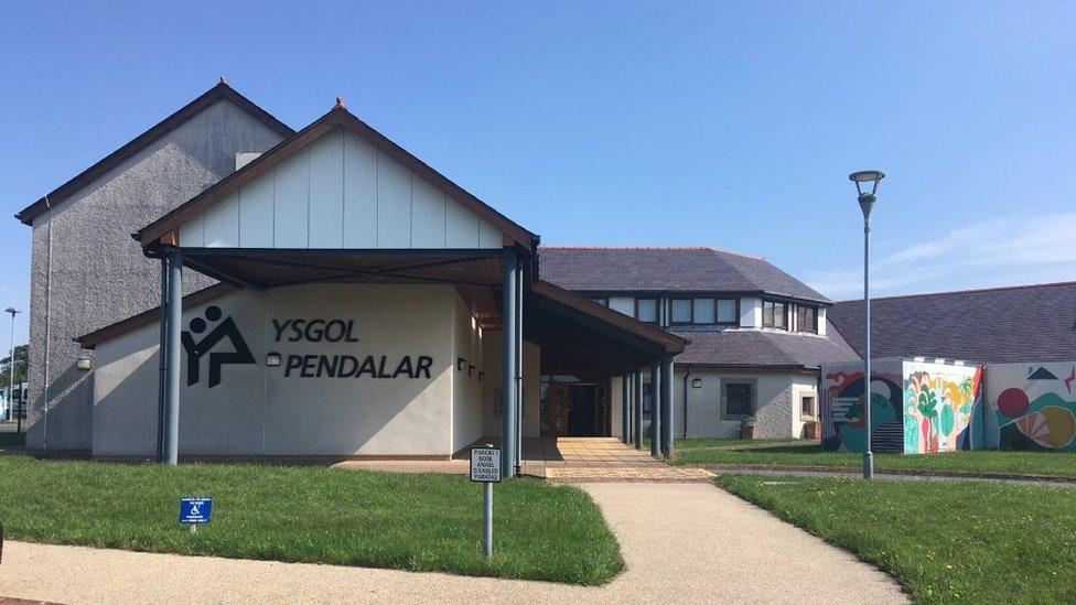 Ysgol Pendalar, Caernarfon