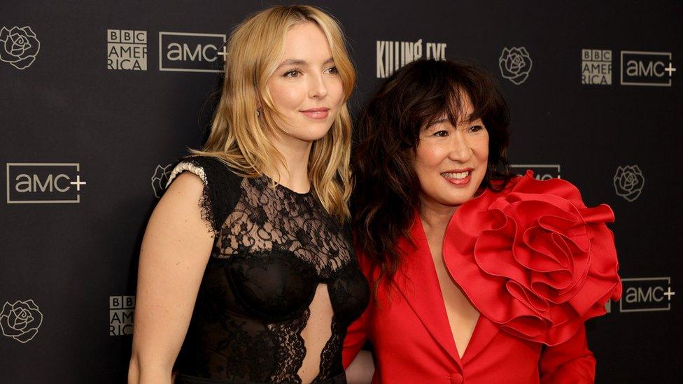 Jodie Comer and Sandra Oh