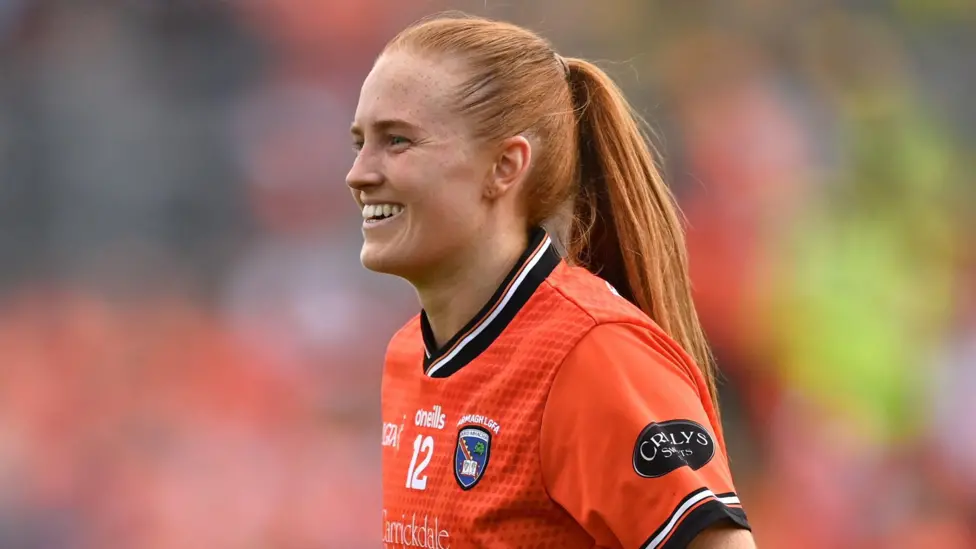 Las hermanas Mackin brillan en la victoria de Armagh, vigente campeón, sobre Donegal.