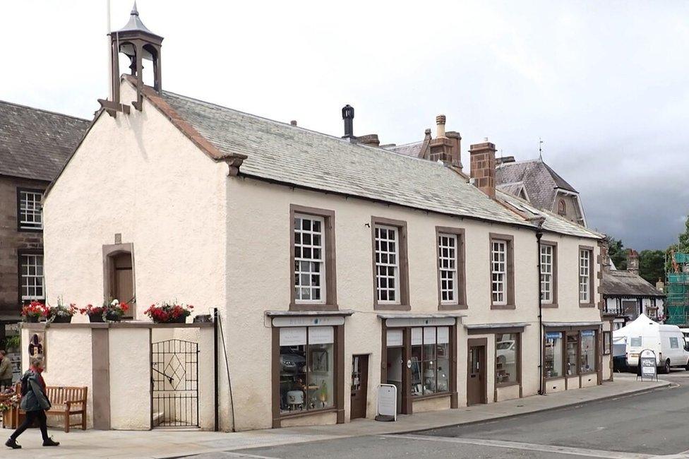 Moot Hall to the side