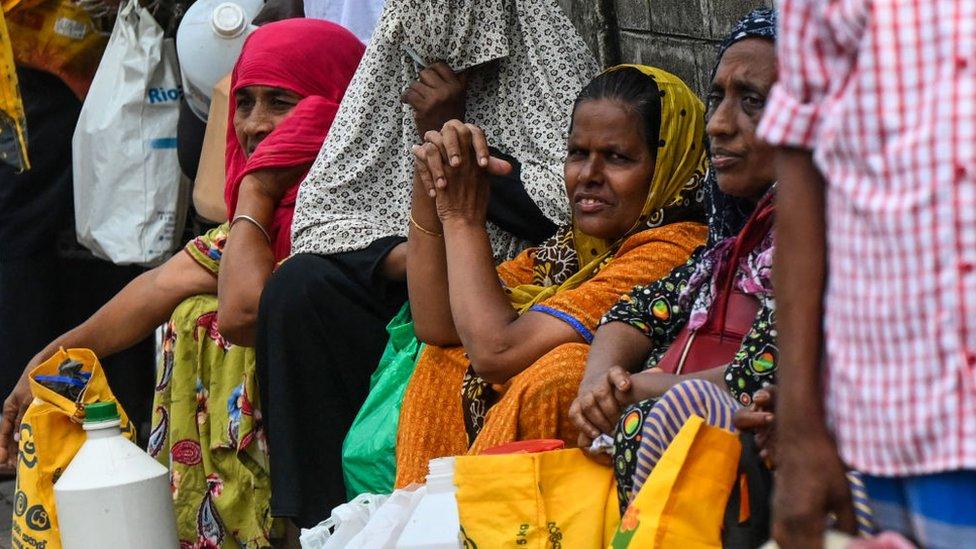 people-queuing-in-sri-lanka.