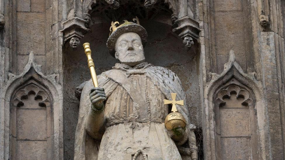 Henry VIII statue, Trinity College, Cambridge