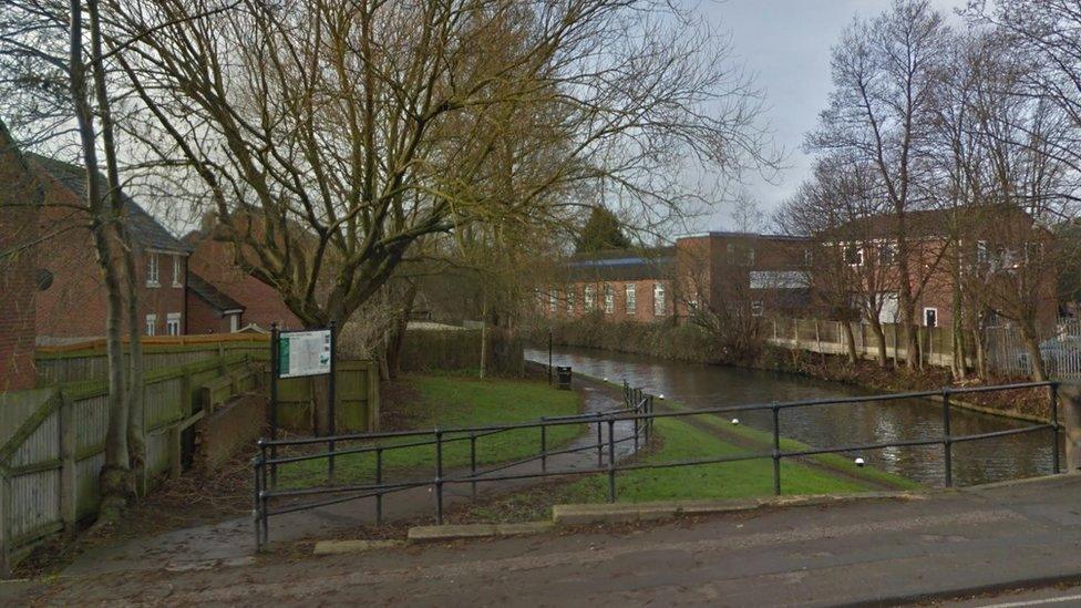 A canal path, off Nottingham Road, Ilkeston, Derbyshire