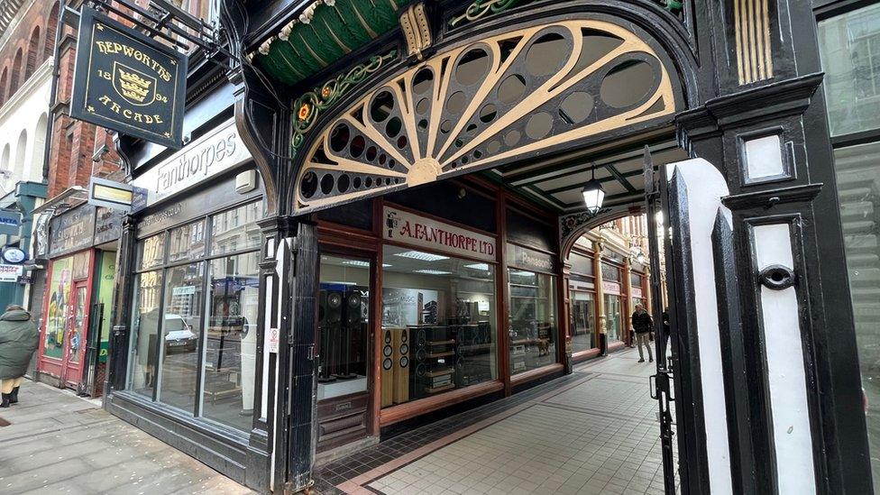 Fanthorpes shop in Hull city centre