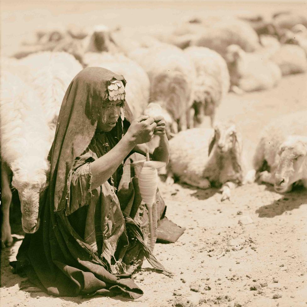 Bedouin shepherdess (1932)