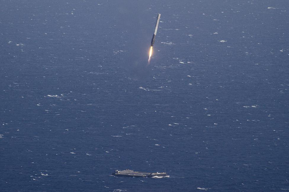 Falcon booster landing