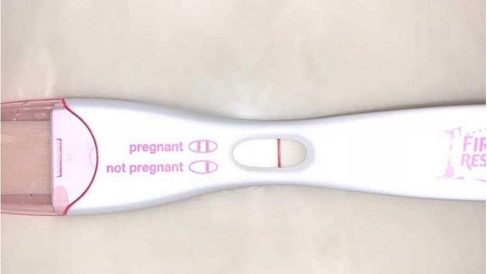 Negative pregnancy test after embryo implant for Manon