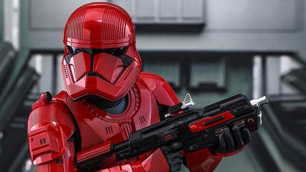 sith_trooper_in_a_red_suit