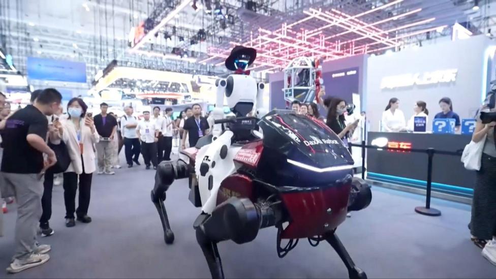 Robot horse and rider steal the spotlight at Chinese conference