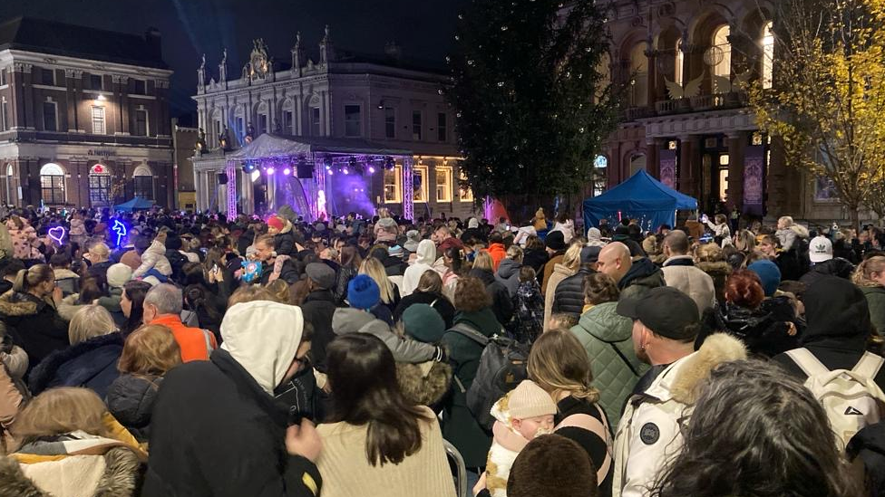 Large crown of people before the lights in Ipswich are switched on