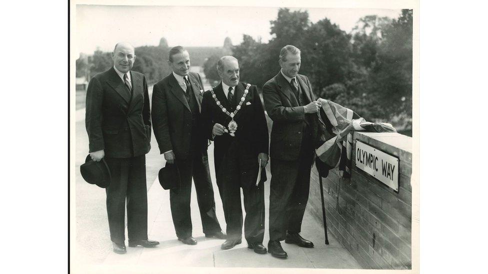 Alfred Barnes MP opening the plaque in 1948